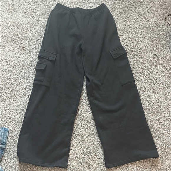Edikted wide leg cargo sweatpants - Picture 4 of 5